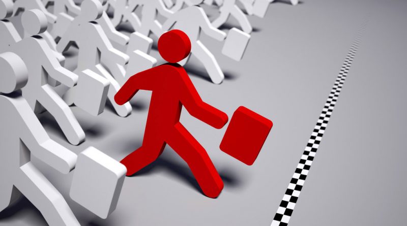 Esquema de bonequinhos representando um trabalhador correndo à frente de outros o que nos faz pensar também que a Empregabilidade depende de uma visão empreendedora.